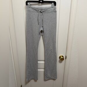 ALO Yoga Heather Gray Sweatpants with Tag Detail